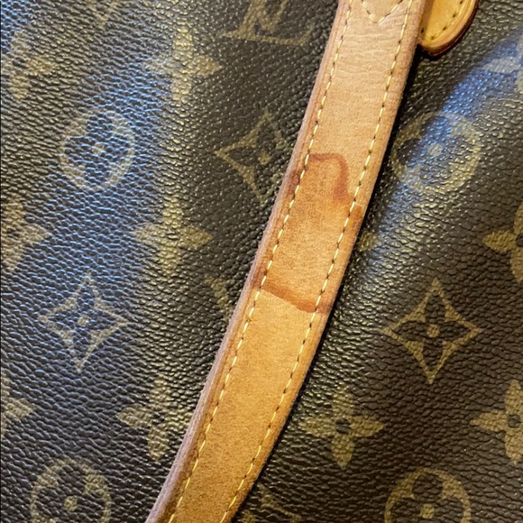 Louis Vuitton GM Odeon - Picture 5 of 15